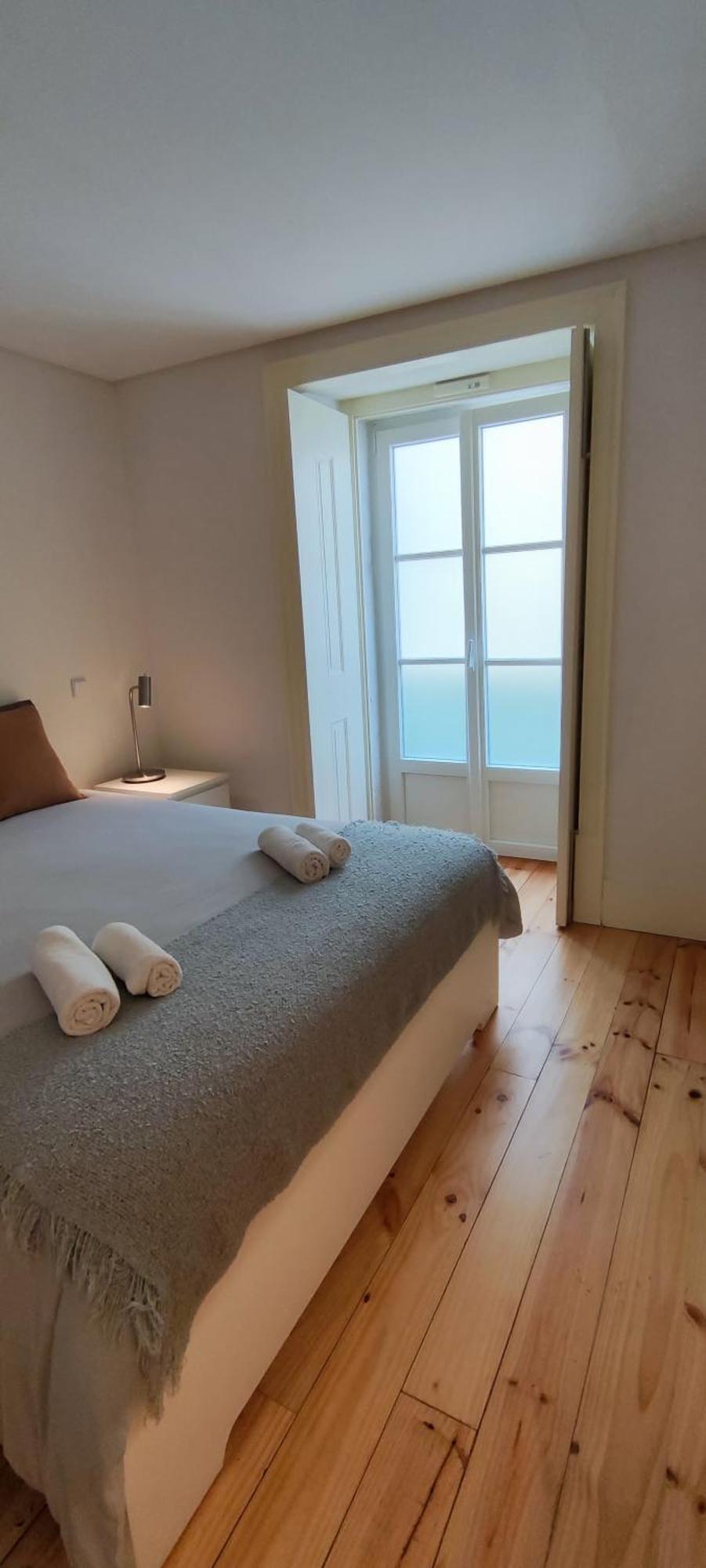 Central Bedroom In Shared House In Chiado - Historic Center Of Лиссабон Экстерьер фото